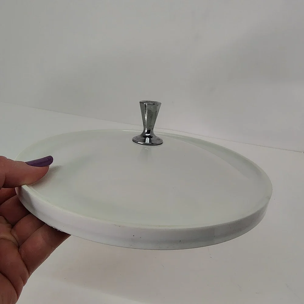 White Replacement Lid with Silver Knob MCM‎ Plastic 7 3/4